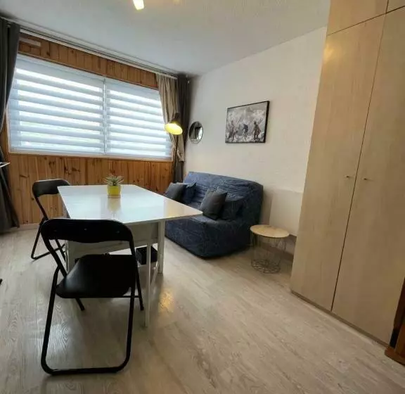 Ski Piau Engaly 50 M Des Pistes De Ski Et Du Cœur De Station