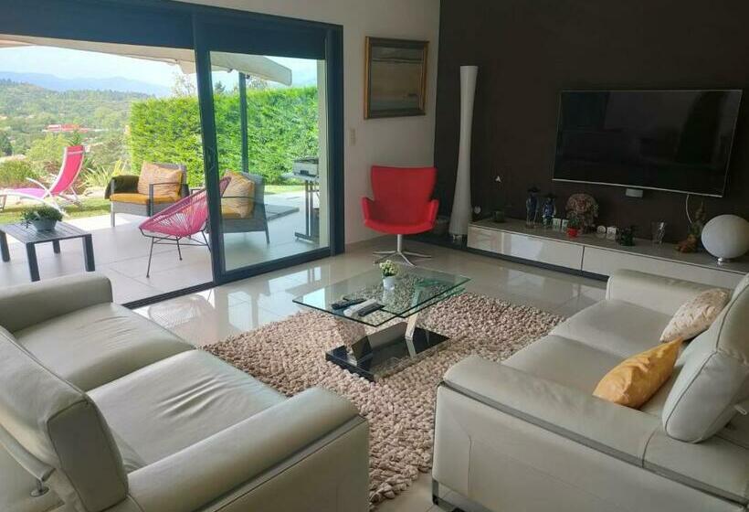 Villa Contemporaine Avec Vue Imprenable Et Jacuzzi