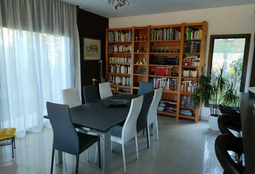 Villa Contemporaine Avec Vue Imprenable Et Jacuzzi