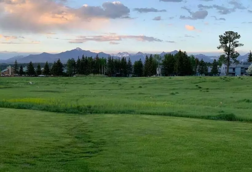 Talisman Amazing Views Walk To Uptown Sleeps 4