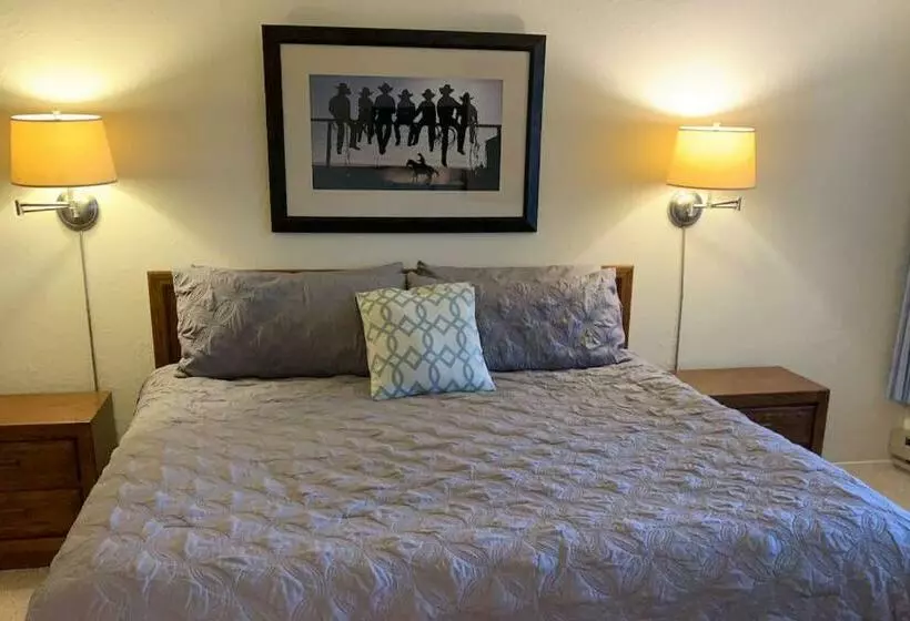 Talisman Amazing Views Walk To Uptown Sleeps 4