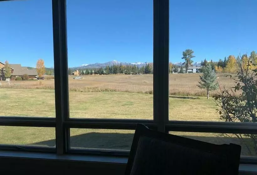 Talisman Amazing Views Walk To Uptown Sleeps 4