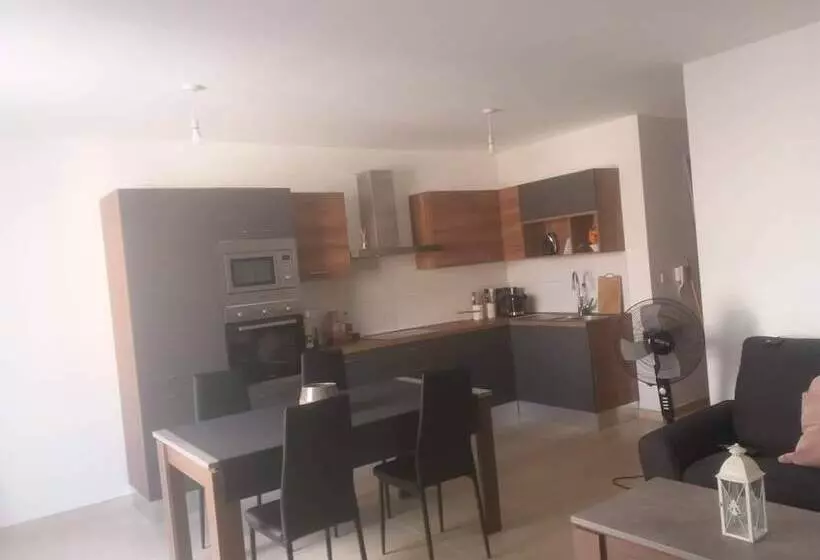 Charming 2 Bed Apartment In San Gwann