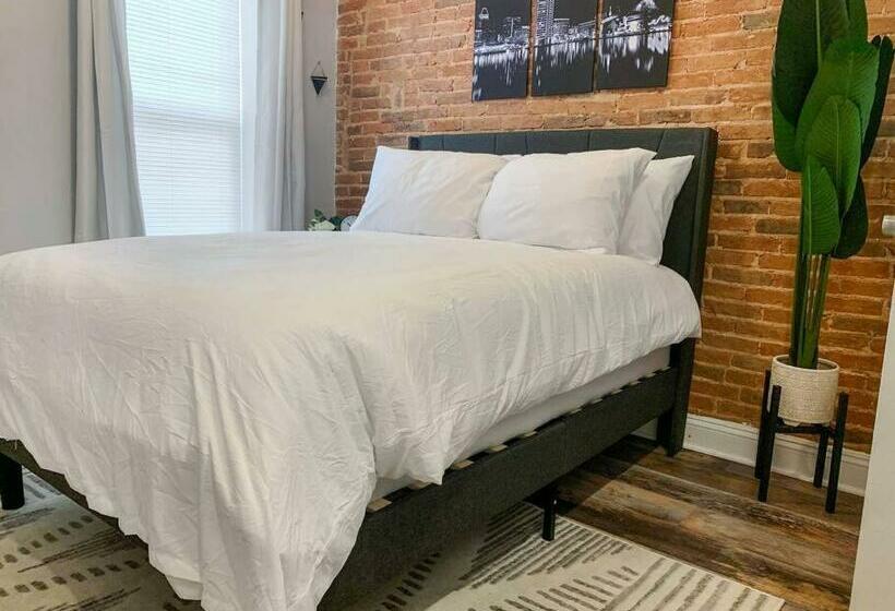 Cozy Modern Apt In The Heart Of Fells Point!