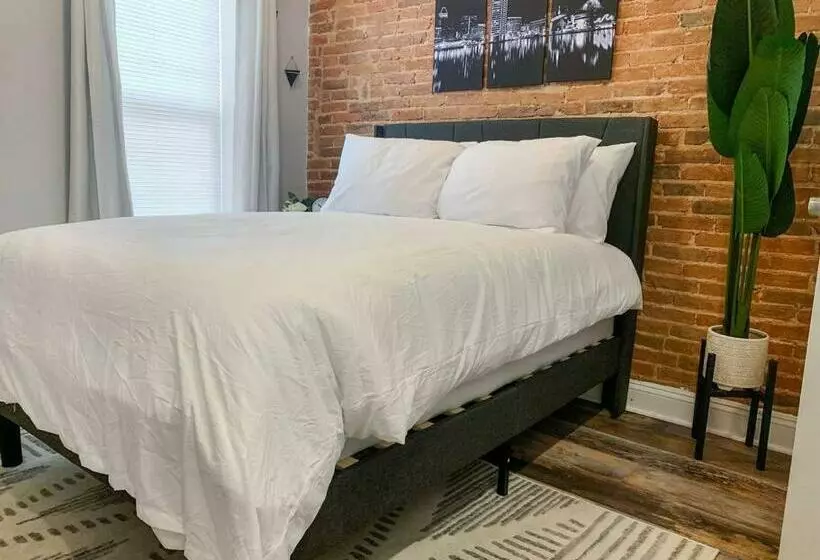 Cozy Modern Apt In The Heart Of Fells Point!