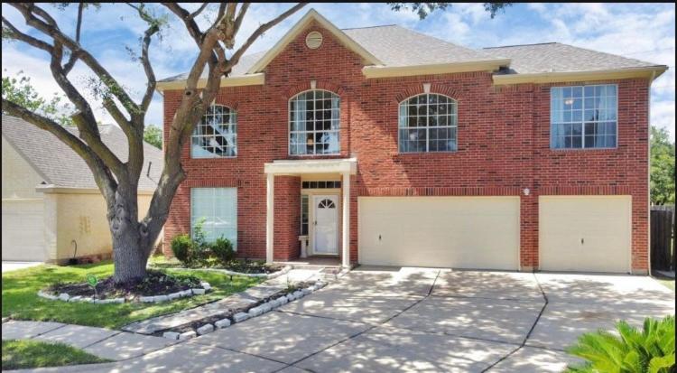 Luxury 5 Bedrooms 3.5 Bathrooms With Free Wif