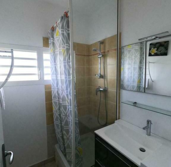 Pipiri Page Crystal Beach  Marina C0nciergerie