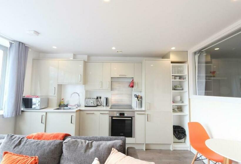 Flat 14 Southey House