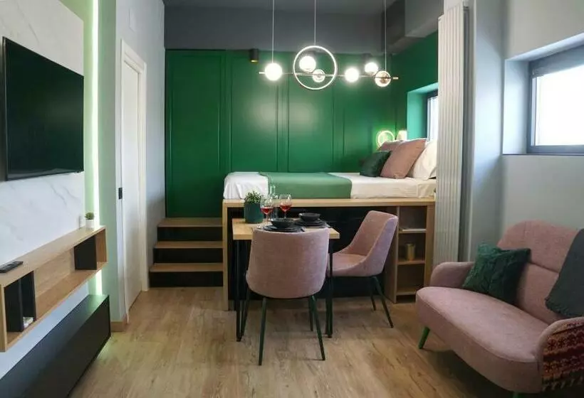 Green Sunnyside Studio   Central Location