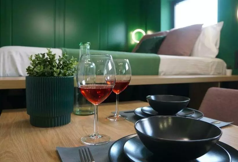 Green Sunnyside Studio   Central Location