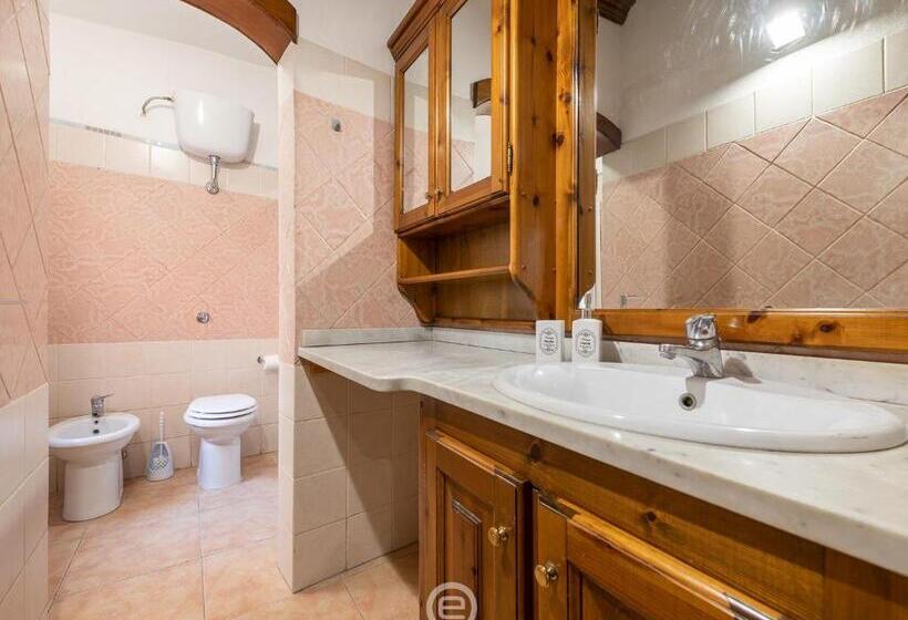 La Dama Dei Fiori Apartment