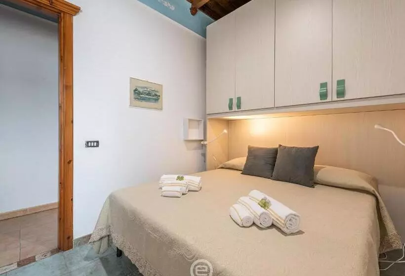 La Dama Dei Fiori Apartment