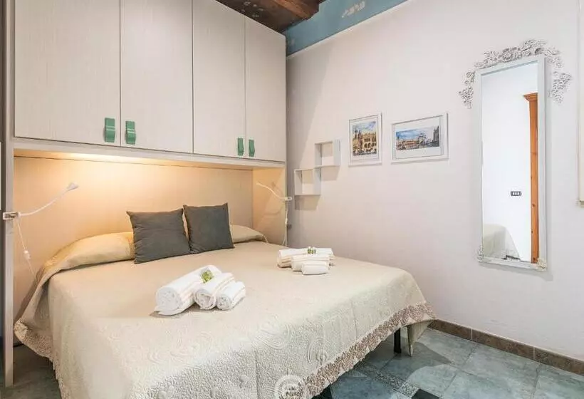 La Dama Dei Fiori Apartment