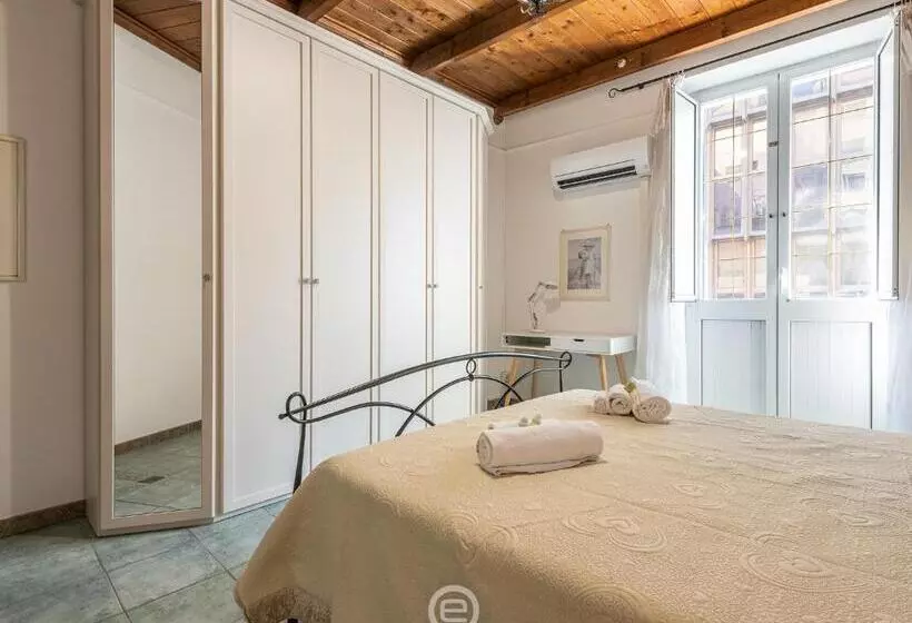 La Dama Dei Fiori Apartment