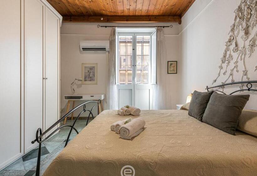 La Dama Dei Fiori Apartment