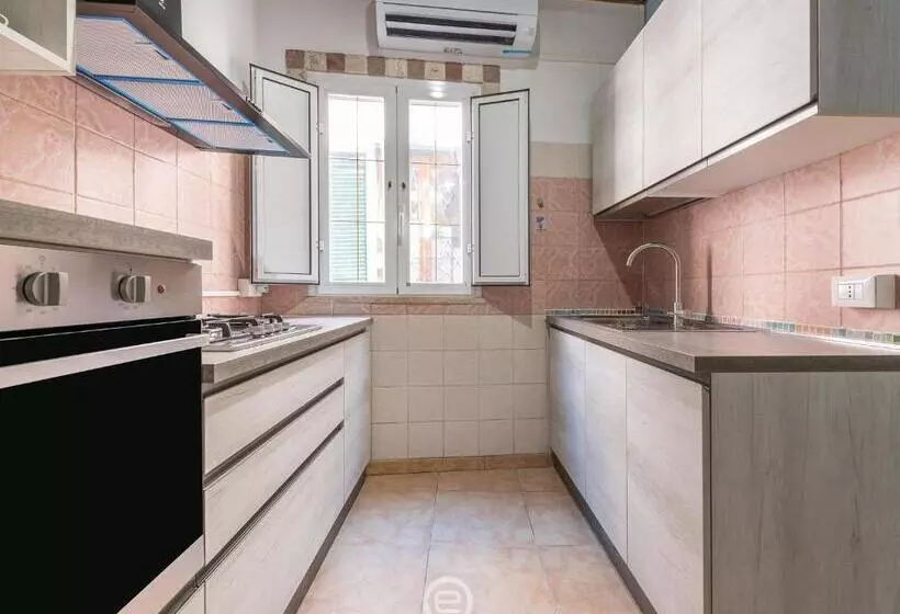 La Dama Dei Fiori Apartment