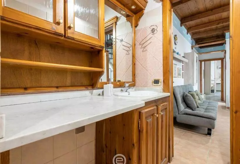 La Dama Dei Fiori Apartment