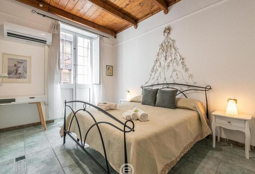 La Dama Dei Fiori Apartment
