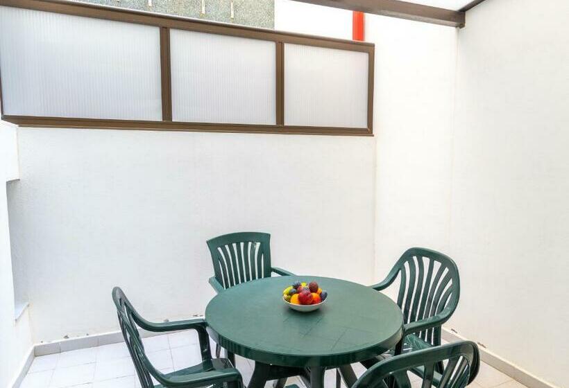 Lovely First Floor Lago Apartment In Front Of The Ocean