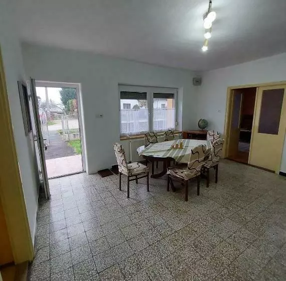 Schönes Ferienhaus Mit Grossem Pool 1200 M Zum Balaton