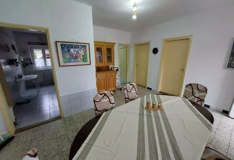 Schönes Ferienhaus Mit Grossem Pool 1200 M Zum Balaton