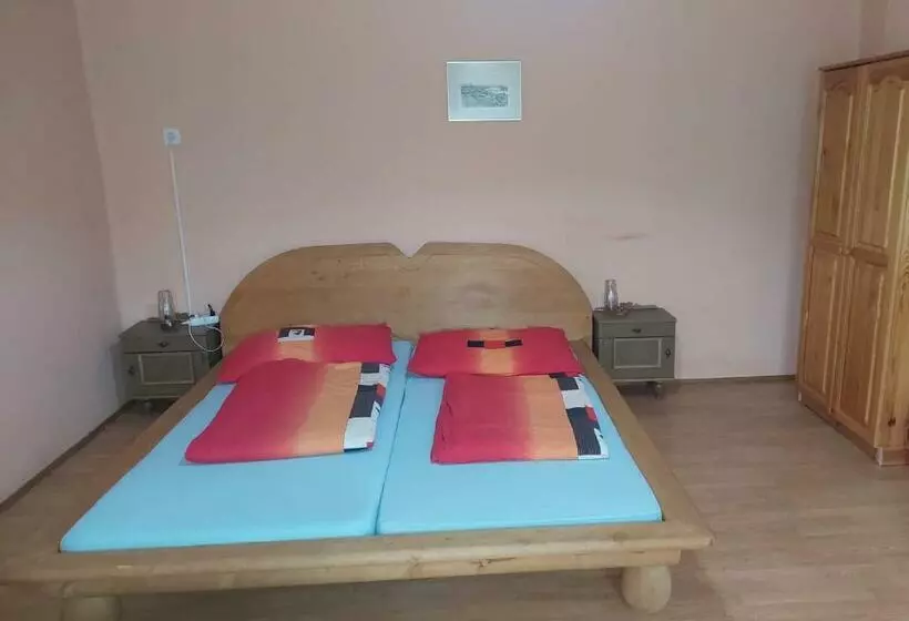 Schönes Ferienhaus Mit Grossem Pool 1200 M Zum Balaton