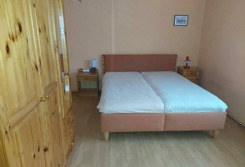 Schönes Ferienhaus Mit Grossem Pool 1200 M Zum Balaton