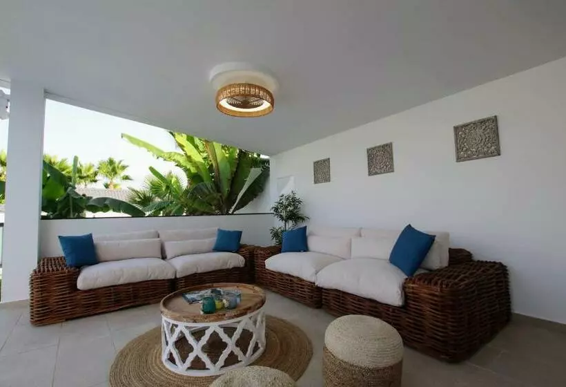 Tess Villa Le Clos Fleury