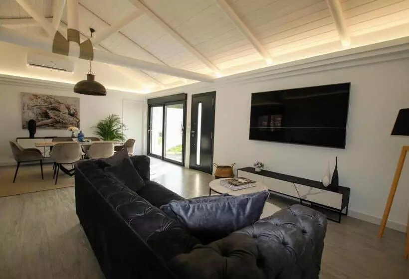 Tess Villa Le Clos Fleury