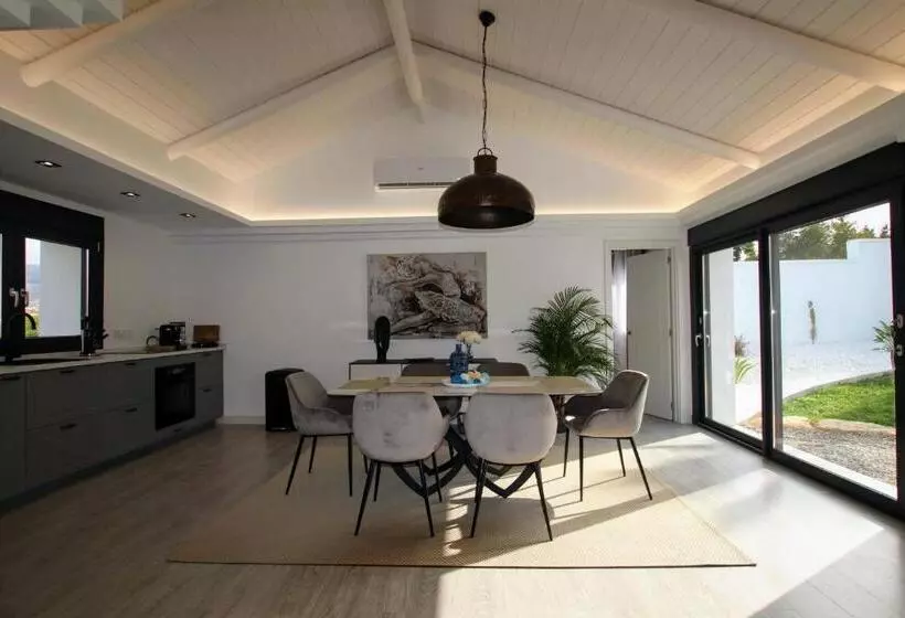 Tess Villa Le Clos Fleury