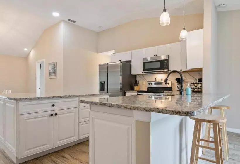 Amelia Island Getaway, Minutes To Fernandina Beach