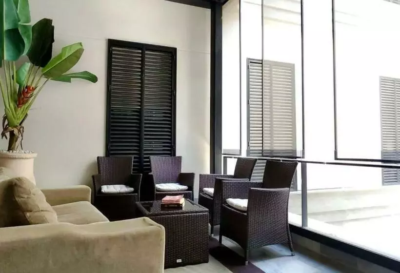 Elegante Apartamento Con Patio En Centro Historico