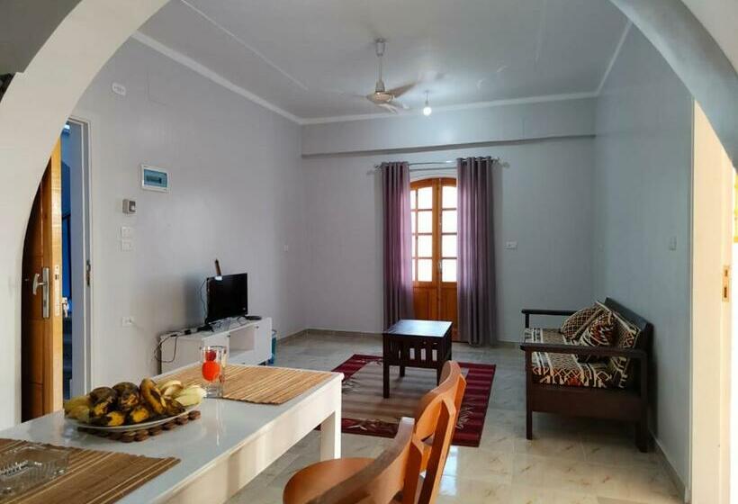 Lemon Tree House, New Spacious Apartment