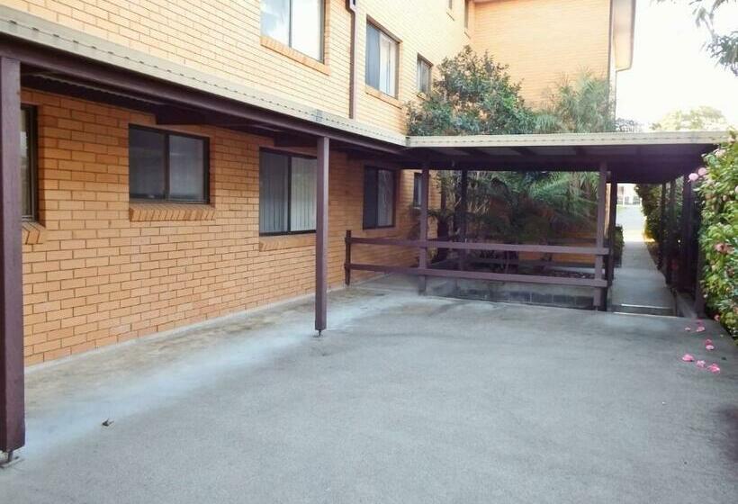 Quarterdeck 8 South West Rocks   Bring Your Own Linen