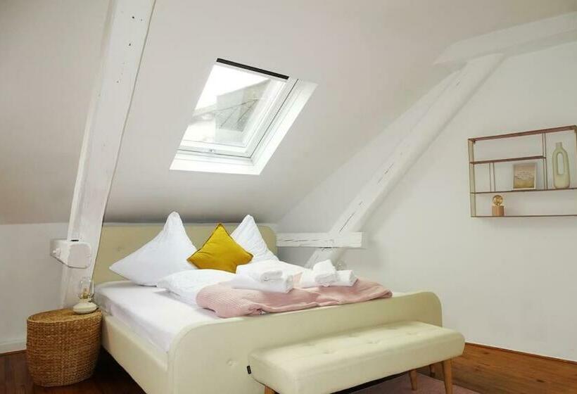 Funky Stays   Stay Cozy   Large Old Town Apartment In Central Location