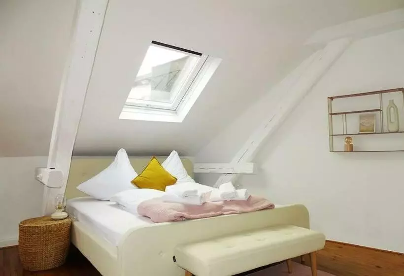 Funky Stays   Stay Cozy   Large Old Town Apartment In Central Location