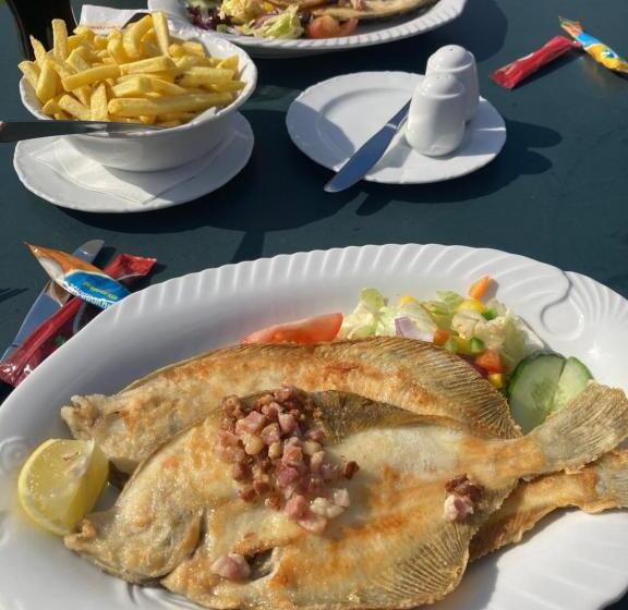 Schönewohnung Mit Eigenem Gsrten Und Eingang