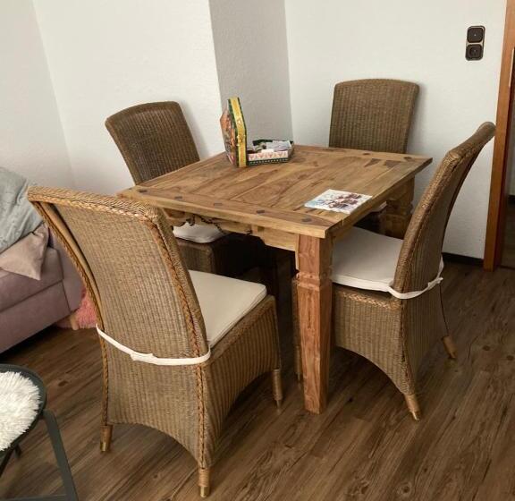 Schönewohnung Mit Eigenem Gsrten Und Eingang