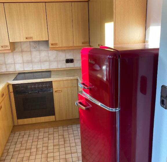 Schönewohnung Mit Eigenem Gsrten Und Eingang