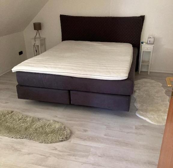 Schönewohnung Mit Eigenem Gsrten Und Eingang