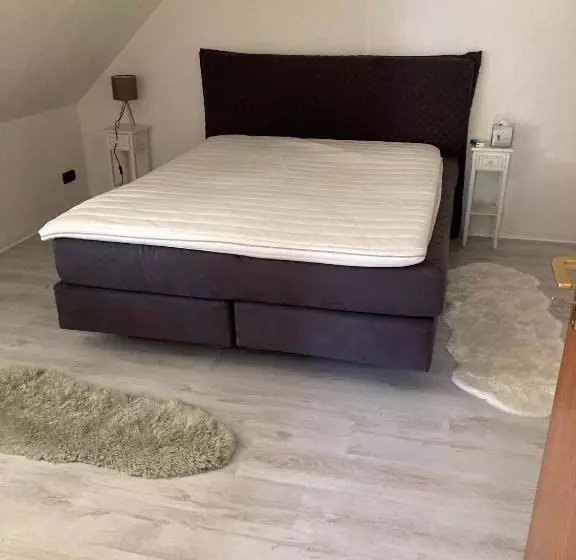 Schönewohnung Mit Eigenem Gsrten Und Eingang