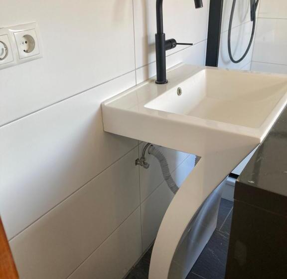 Schönewohnung Mit Eigenem Gsrten Und Eingang