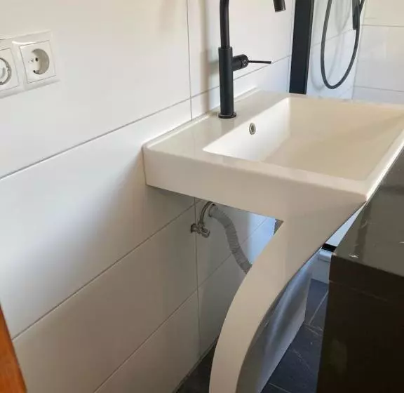 Schönewohnung Mit Eigenem Gsrten Und Eingang