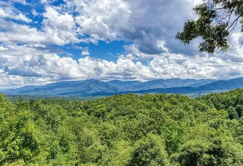 Smoky Vista Lodge