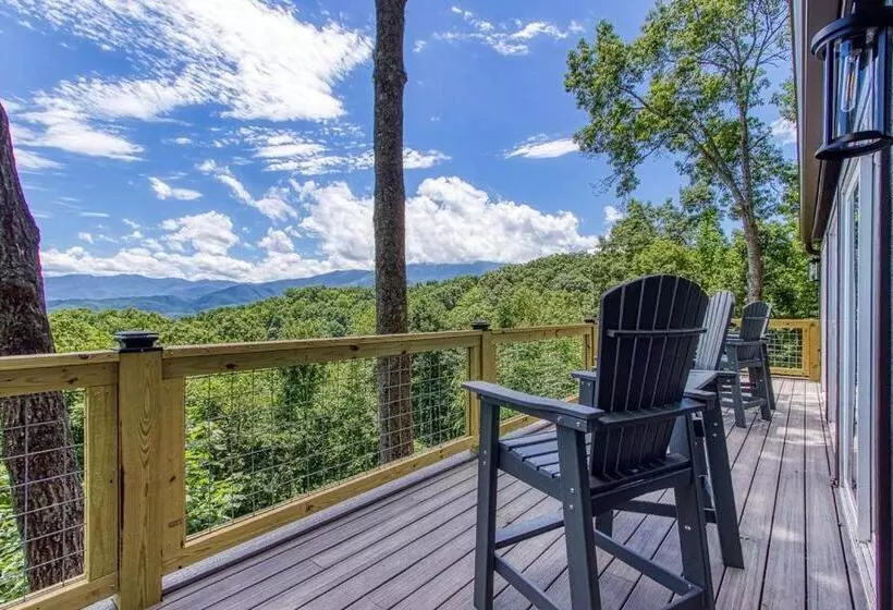 Smoky Vista Lodge