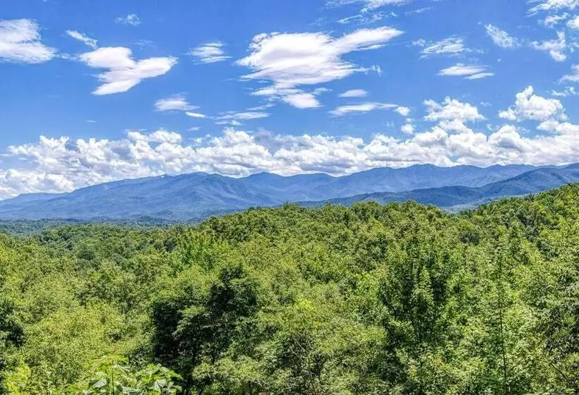 Smoky Vista Lodge