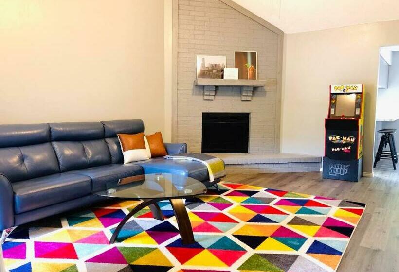 The Book Nook Books/arcade/grill