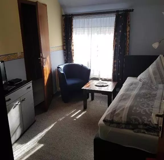 Aamiaismajoitus (B&B) -restaurant Pension Poppe