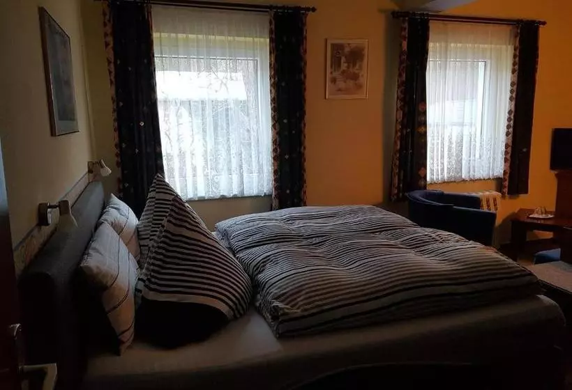 Aamiaismajoitus (B&B) -restaurant Pension Poppe