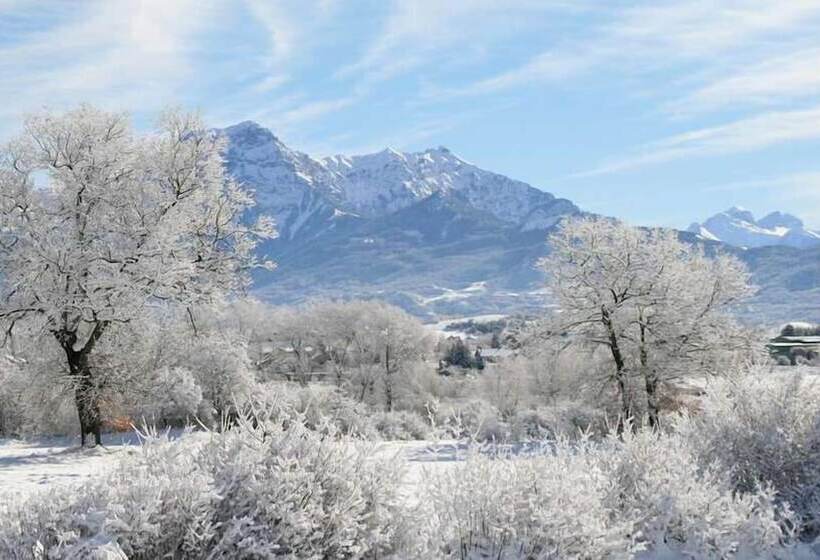 Отель Ax Hôtel Spa & Restaurant